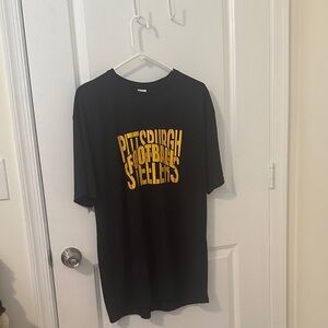 Gildan Black and Gold Graphic Tee